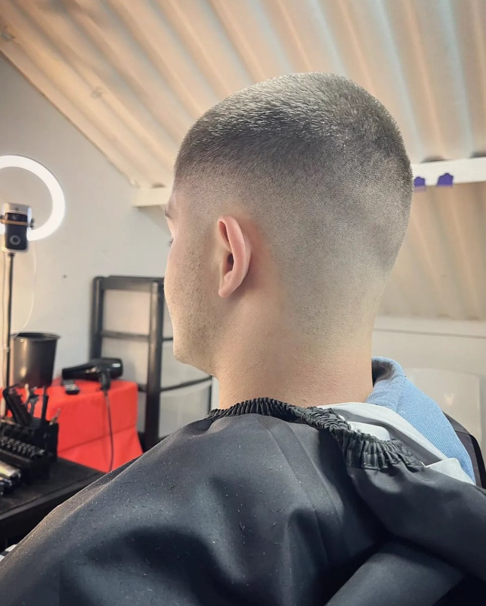 OPEN TILL VERY LATE 7 DAYS A WEEK. BOOKINGS ONLY...
Barber Eastlondon. 07490454232 #barber #eastlondon #towerhamlets #haircut #barberservice #poplar #docklands #asian #barbershop #canarywharf #trim #eastlondonbarber #barbereastlondon #barbershopeastlondon #limehouse #londonbarber