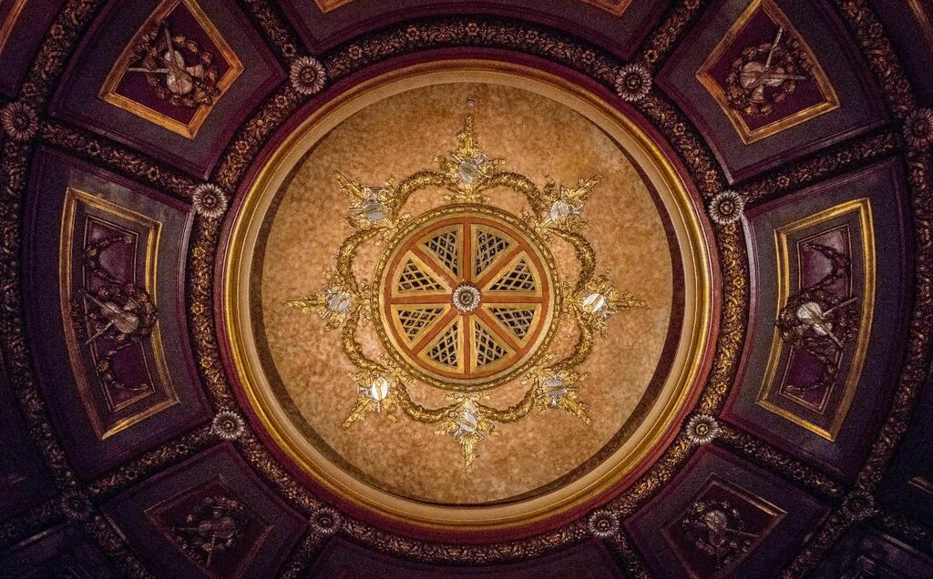 izzihome's tweet photo. Look up!!!
Ceiling of the Elgin Theatre at the Elgin and Winter Garden Theatre Centre during Doors Open Toronto
@onheritage #doorsopen #doorsopentoronto #dot22 #elgintheatre #elginandwintergardentheatre #toronto #ceiling #lookup https://t.co/FevVA4TDEK https://t.co/NIHUJlPhdB