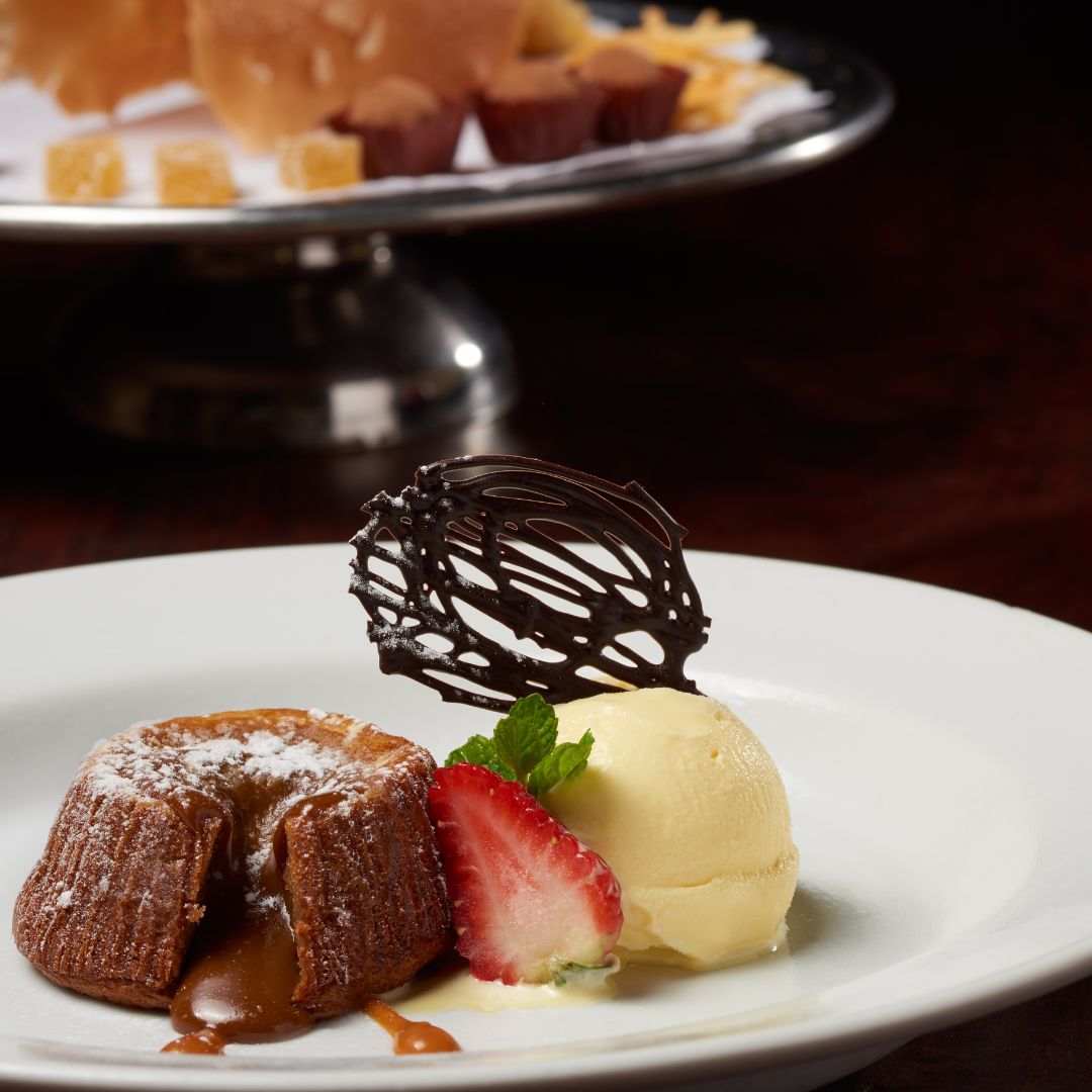 El permitido de este fin del semana: volcán de dulce de leche crujiente con helado de banana. 

Reservas por WhatsApp: +54 9 11 3559-9199.

#parrillaargentina #restaurant #PuertoMadero #tradicionargentina #gastronomía #carneargentina