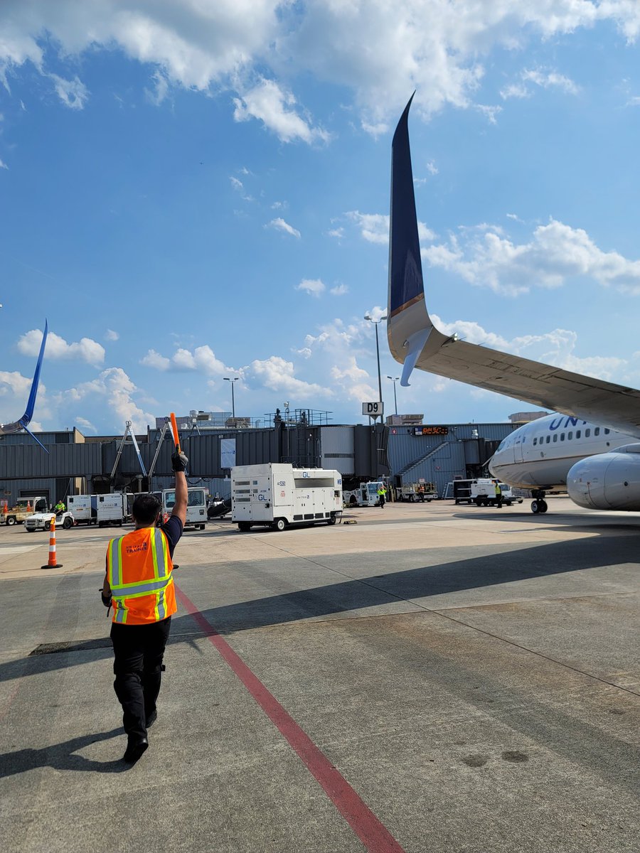 An MST turn - Work in process.

Team Lead and his crew well planned for meeting and servicing. 

A mix of seasoned and new Team Members taking the challenge. 
<a href="/KevinSummerlin5/">Kevin Summerlin</a> <a href="/SalangaJ/">Jonathan Salanga</a> <a href="/RichardRatlifff/">THEEE RampRat</a> <a href="/Therealceddieb/">Cedric Broussard</a> <a href="/BsquaredUA/">Bradley Boyd</a> <a href="/chisangsp/">Josh Newton</a> <a href="/jancy_jimenez/">Jancy Jimenez</a> @