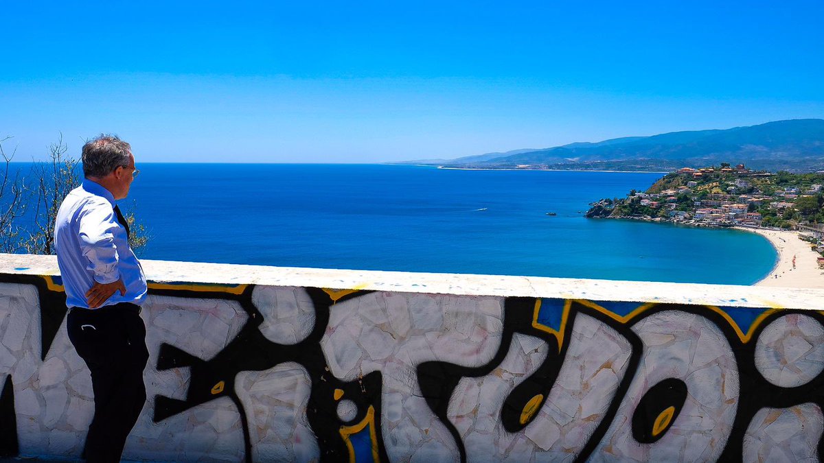 Ed Llewellyn tweet media