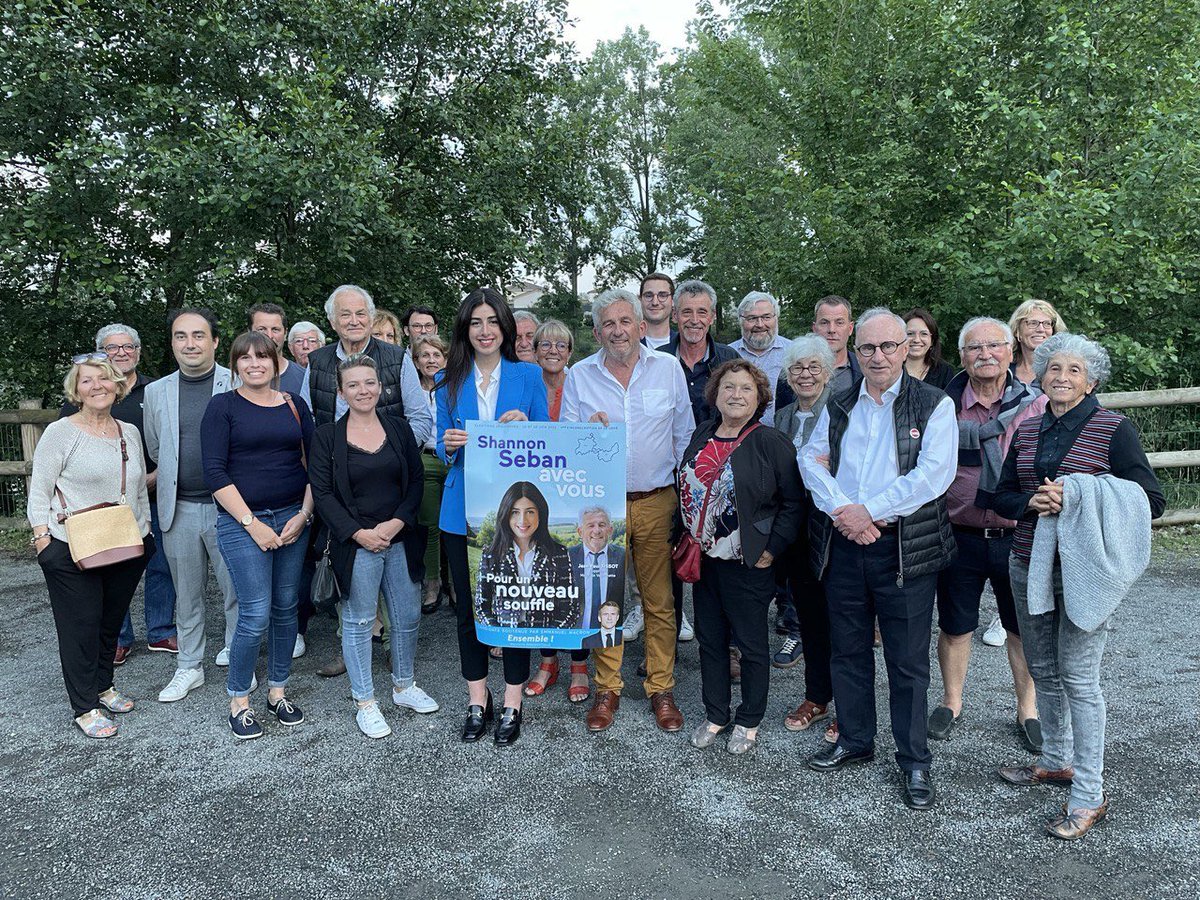 ShannonSeban's tweet photo. Vous êtes toujours plus nombreux à nous rejoindre. Merci pour votre présence ce soir à Veauchette ! 

#Ensemble, nous sommes prêts à donner un nouveau souffle à notre circonscription les 12 et 19 juin prochains !🚀 

#Législatives2022   #Circo4204 https://t.co/e4ZOFNuhTi