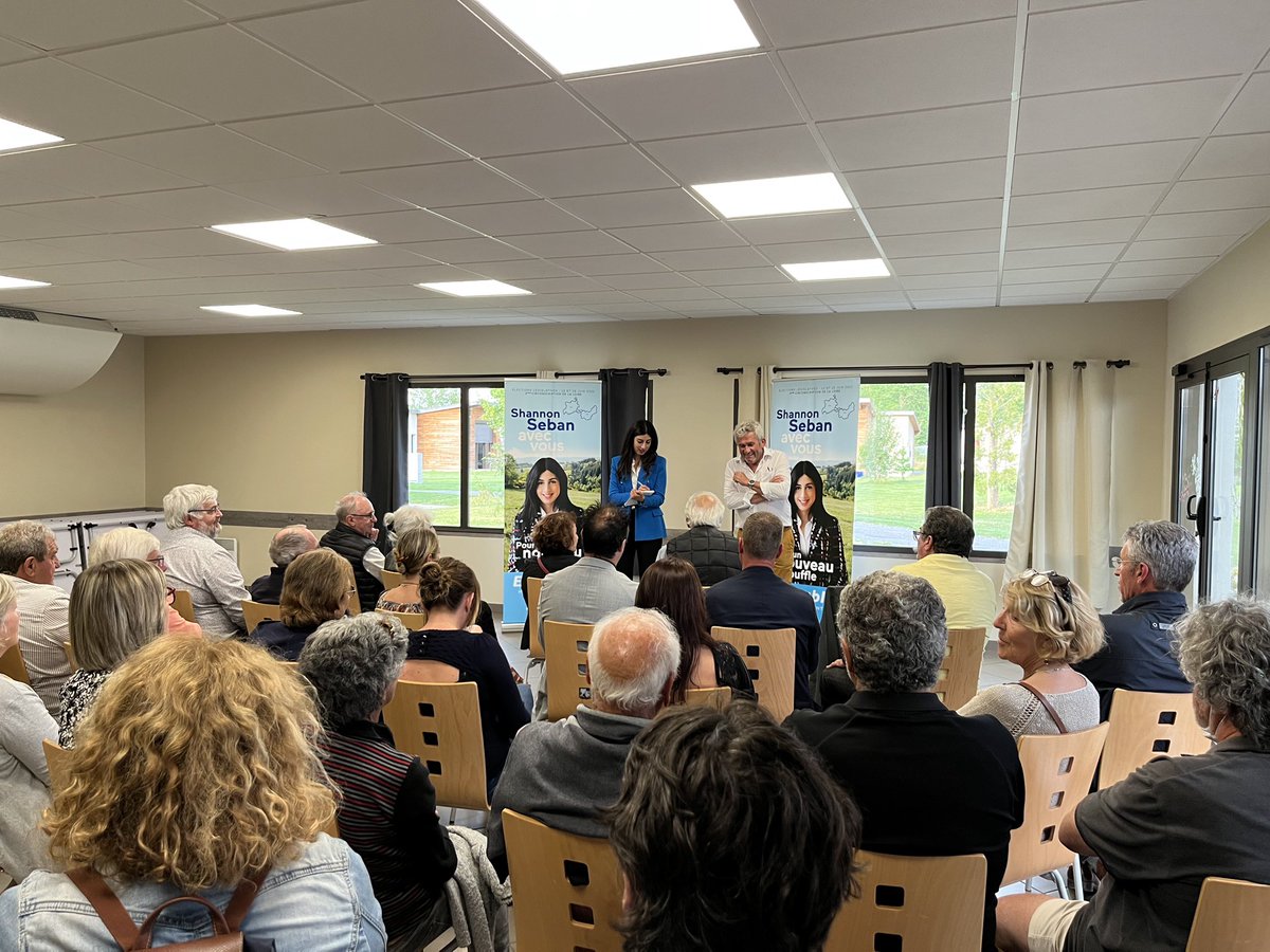 ShannonSeban's tweet photo. Vous êtes toujours plus nombreux à nous rejoindre. Merci pour votre présence ce soir à Veauchette ! 

#Ensemble, nous sommes prêts à donner un nouveau souffle à notre circonscription les 12 et 19 juin prochains !🚀 

#Législatives2022   #Circo4204 https://t.co/e4ZOFNuhTi