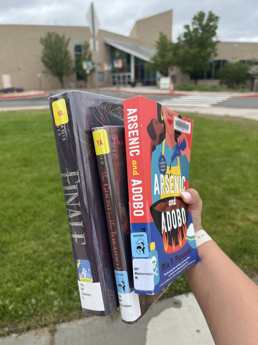 Summer break = more time for reading 📚