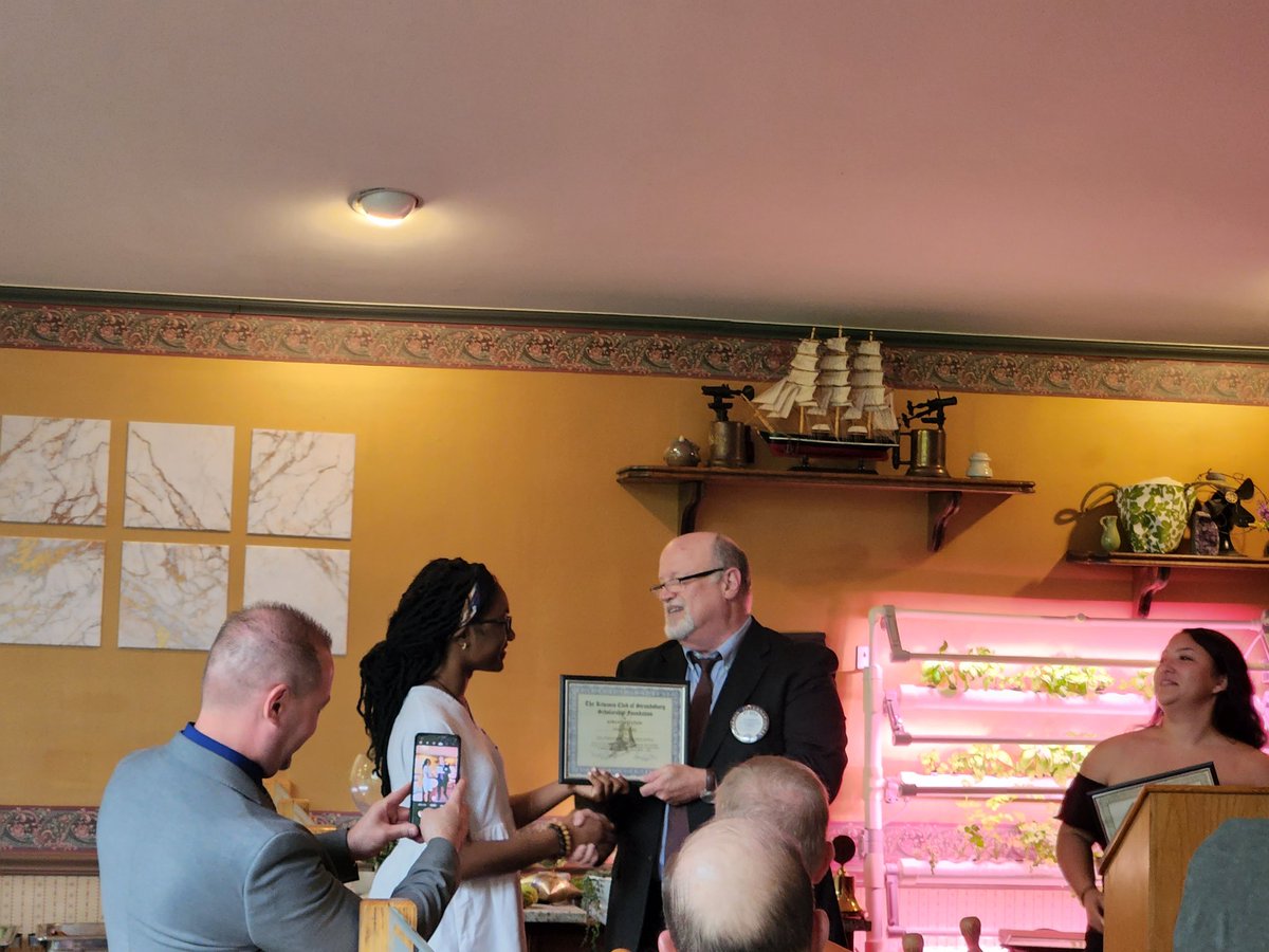 ESASDHSNORTH's tweet image. So proud of Shalom for being recognized today as one of the Kiwanis Scholarship Award recipients. Job well done! #NorthPride