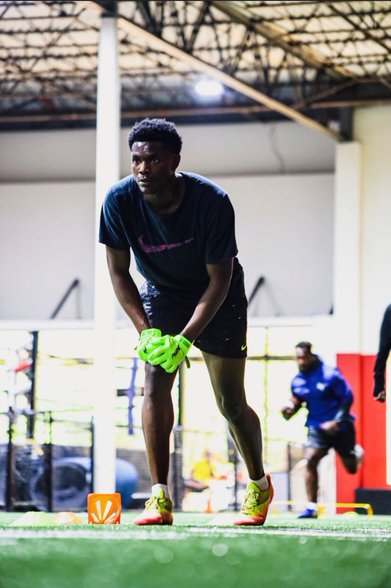 ShondriaShon's tweet photo. It, must be in you and not on you. The grind don’t stop @d1sean1. #AllIn 📸: @flicksbyjo https://t.co/sG25U8l1gN