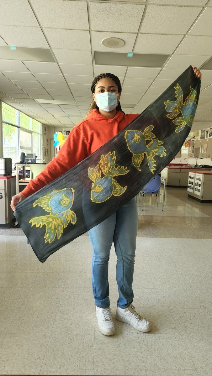 dr_angryfossil's tweet image. Never say never, but today was likely my last day as a classroom teacher after 22 years. We went out with a bang with these amazing silk scarves by my #APArtHistory students made, each inspired by the art we studied thisnyear!  @CreativeKidsSCS @SCSMsPrice #WeAreDPS