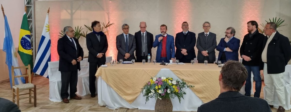 Ocorreu, hoje, em Barra do Quaraí (RS), a primeira reunião do Comitê de Integração Fronteiriça Trinacional Barra do Quaraí, Monte Caseros (Argentina) e Bella Unión (Uruguai), conduzida pelas chancelarias dos três países. 🇧🇷🇦🇷🇺🇾
