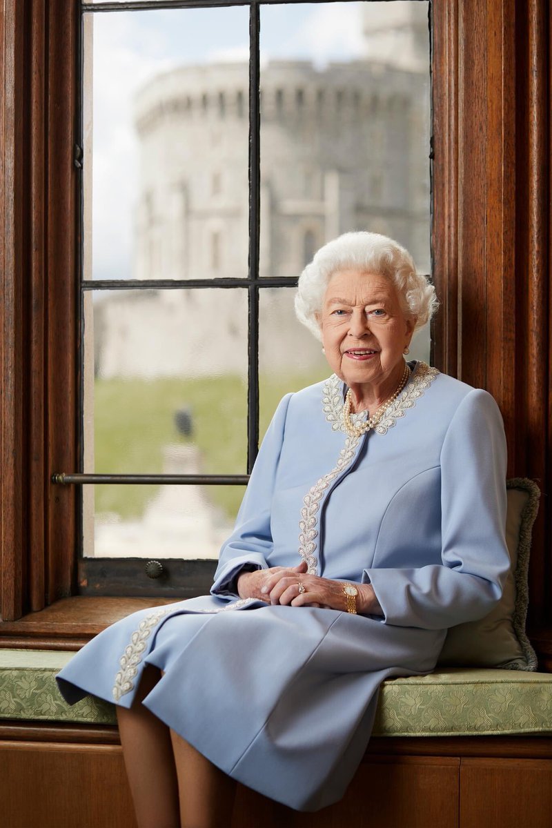 To mark the beginning of the Platinum Jubilee Celebration Weekend, a new portrait of Her Majesty The Queen has been released.

GOD SAVE THE QUEEN!
