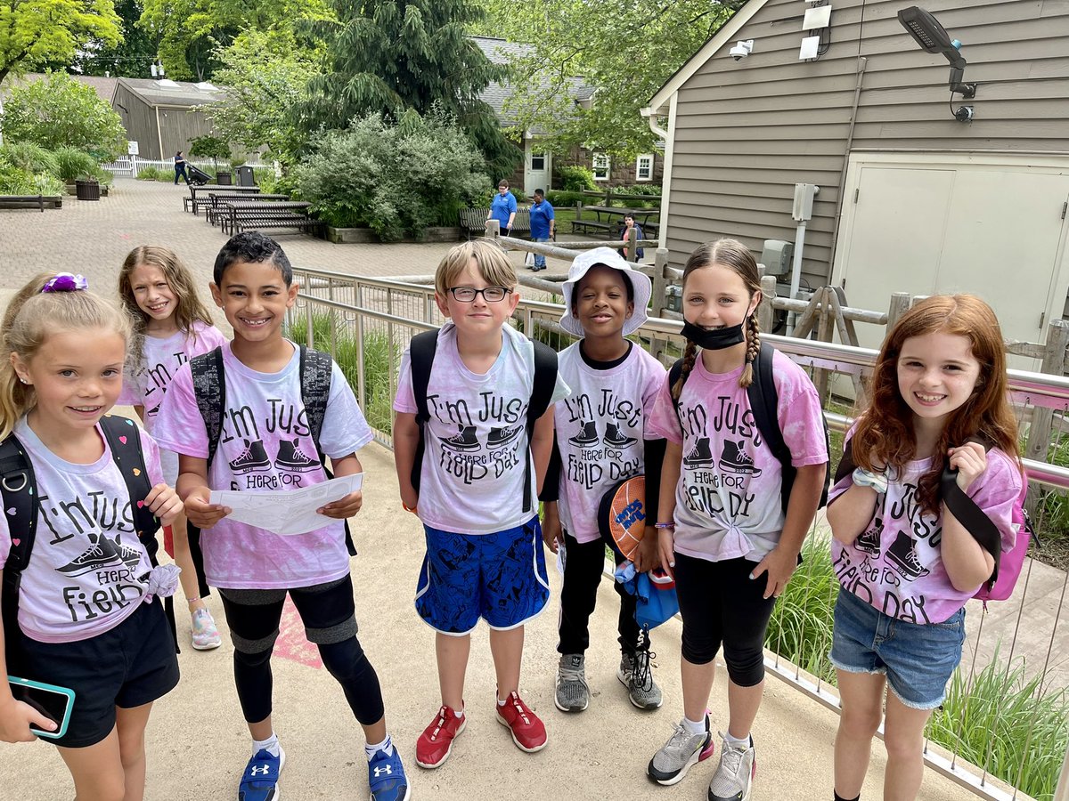 learndaley's tweet image. Our third graders were so excited to be on their first real field trip since kindergarten! I’m so happy they had this experience today! @bergencountyzoo