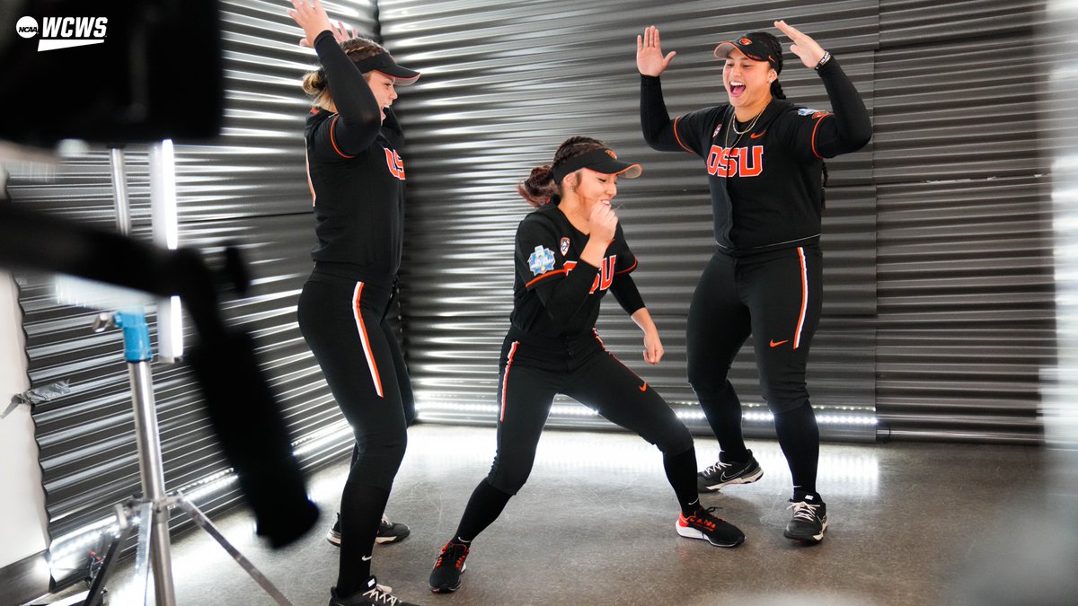 NCAASoftball's tweet photo. ✨ 𝐌𝐞𝐝𝐢𝐚 𝐃𝐚𝐲 𝐒𝐢𝐠𝐡𝐭𝐬: @BeaverSoftball ✨

#WCWS https://t.co/ScGiRWfV8R