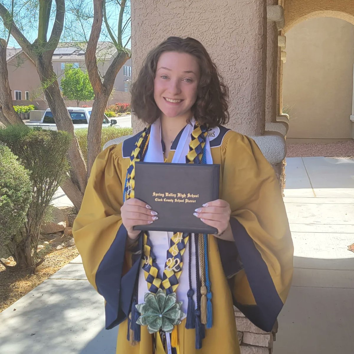 MichelleGorelow's tweet photo. One last #graduationpicture of my daughter. I am so proud of her and all that she accomplished. She graduated from the #internationalbaccalaureate program with a 4.8 GPA, received academic excellence award and several cords. She will be majoring in #kinesiology.
#classof2022 https://t.co/g5rjGi5bV1