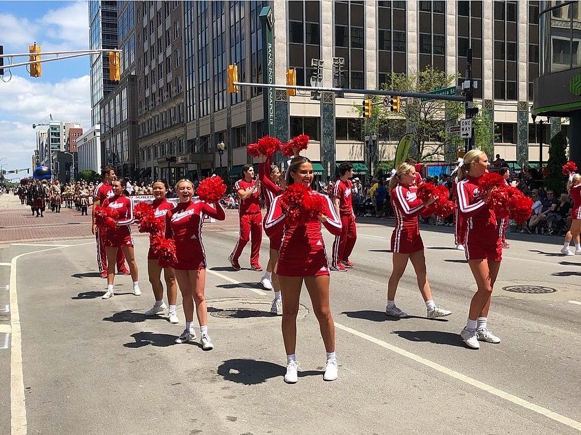 We spy our girl Gracesyn cheering on the Hoosiers during the Indy 500 parade. You go girl!
#cheer #cheerleading #cheerleader #Indy500 <a href="/IUcheerleading/">Indiana Cheerleading</a>
