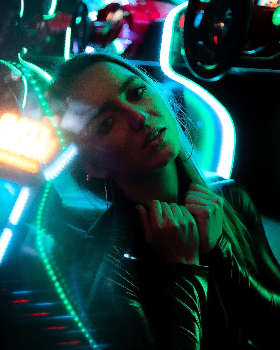 zobobagginz's tweet photo. Twitter: what’s happening? 
Me: I don’t even know man 

#neon #photo #models https://t.co/6r6cUQcsyv