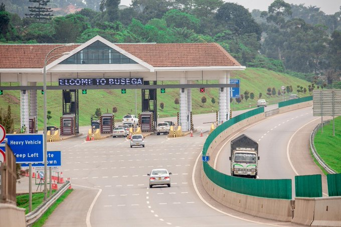 ChimpReports's tweet photo. #EntebbeExpressway: EGIS Road Operation Uganda at 1: One on One with PRO Joy Nabasa
#ChimpReportsNews @KEE_UG @MoWT_Uganda #Uganda #News
https://t.co/zDBDkyUps4 https://t.co/VuR9huPG7D
