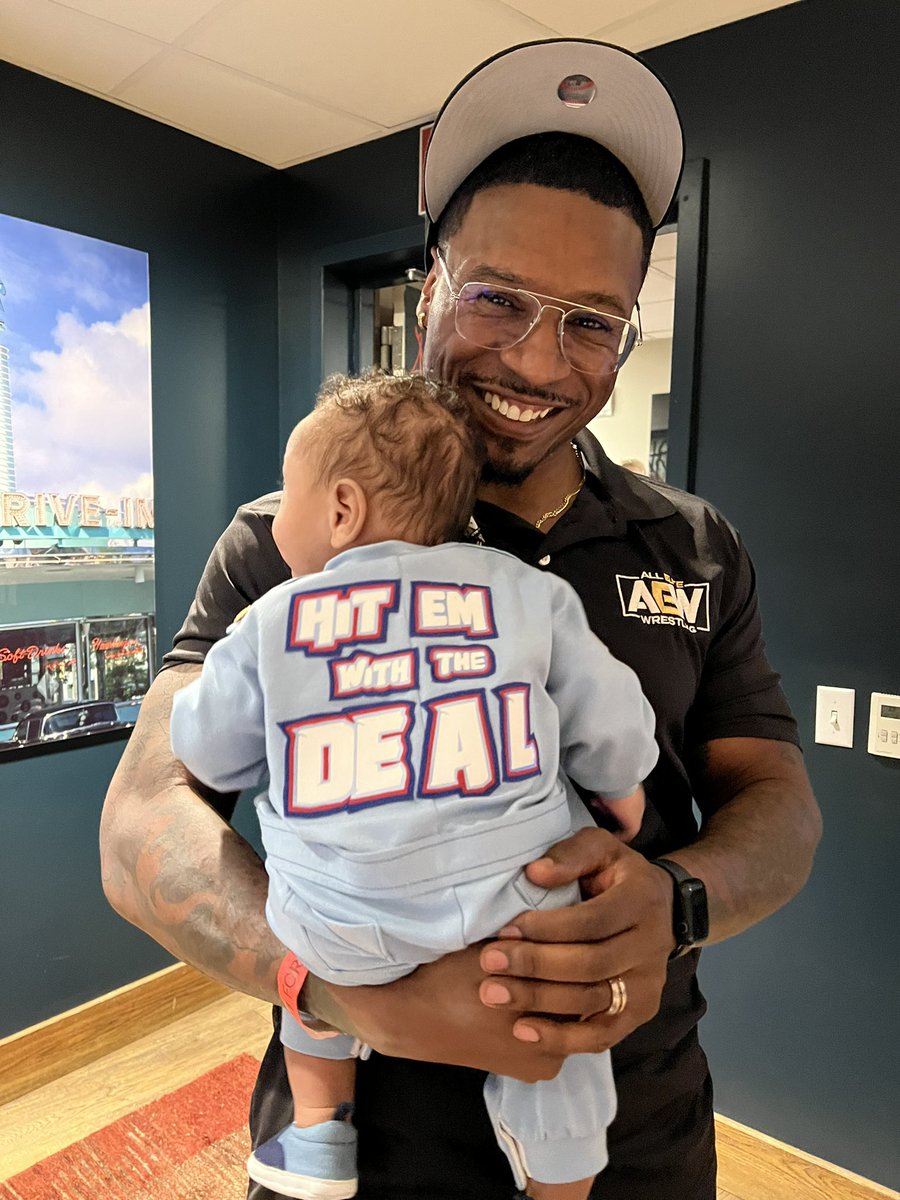 ShawnDean773's tweet photo. Gabe and I are ready to #HitEmWithTheDeal in Los Angeles!!! #AEW #AEWDynamite #Salute🫡 https://t.co/TEF7HVhYzh