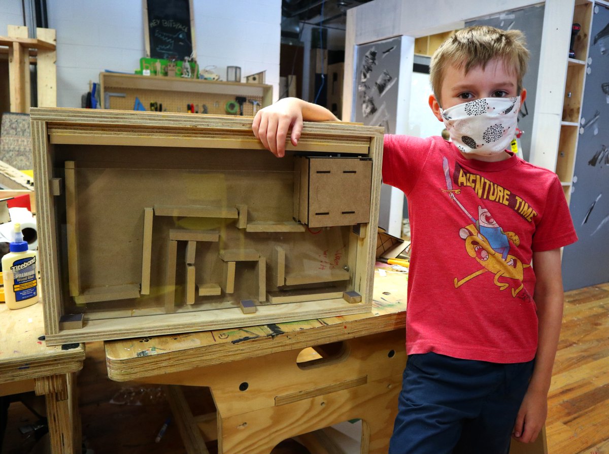 🔨 At our Maker Summer Camp we do more than just play fun games, we design and build our own! Spots are filling up quick! Learn more about camps and sign up here: buff.ly/3undhHl

#design #chicago #makerspace  #lasercutter #woodworking #3Dprinting #arduino #robotics