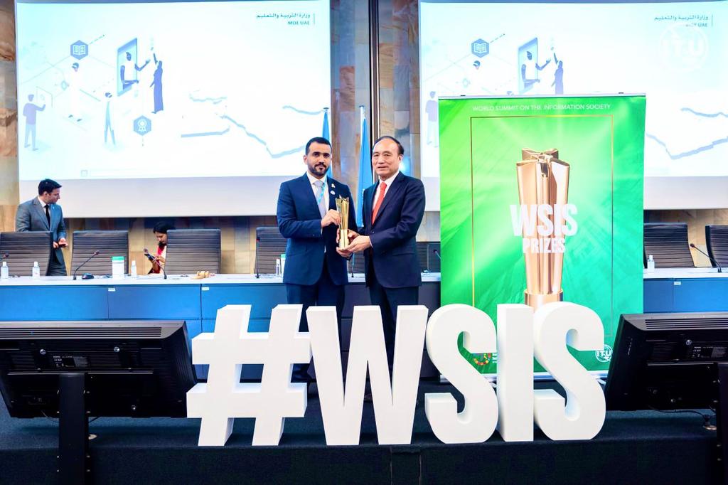 فخورون بفوز #برنامج_محمد_بن راشد_للتعلم_الذكي ، وزارة التربية والتعليم بجائزة منتدى القمة العالمية لمجتمع المعلومات، ضمن فئة التعليم الإلكتروني عن مشروع " البيئة التعليمية الرقمية المتكاملة"، إنجاز يتّوج جهود الوزارة في الابتكار والاستدامة، بمنظومة تعليمية متكاملة وذكية