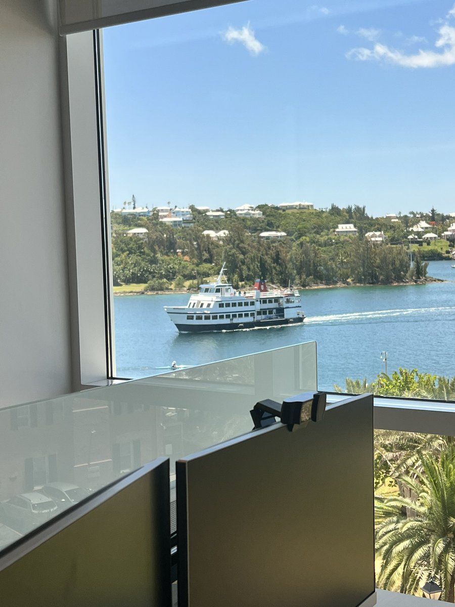 PuddasMaDee's tweet photo. June 1st office vibes. #standingdeskview #hamiltonharbor #ferry #blueskies https://t.co/Ce2IQKMFsD