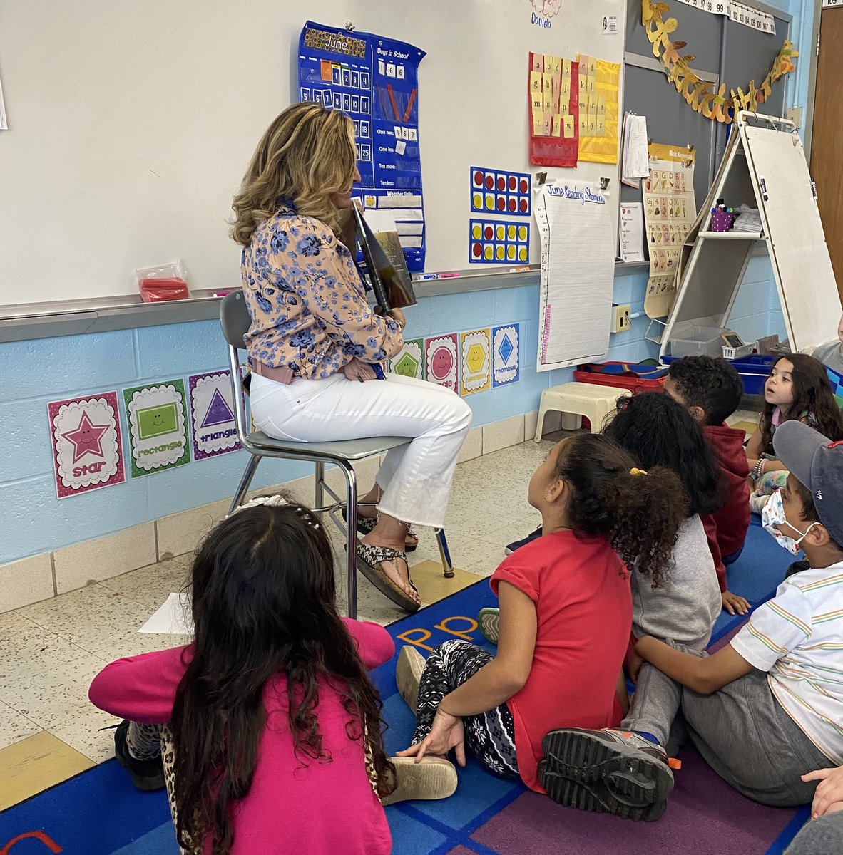 Thank you to <a href="/laurietosti/">Laurie Tosti</a> for reading to our class today! ⏰ 📖