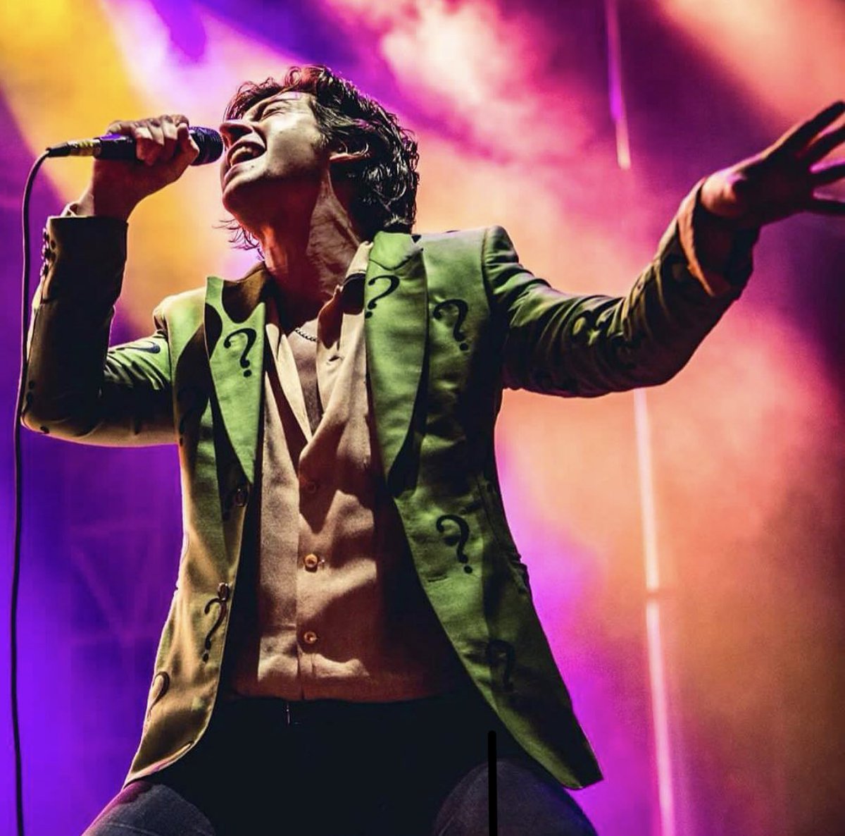 Eycte alex turner 🪩 tweet media