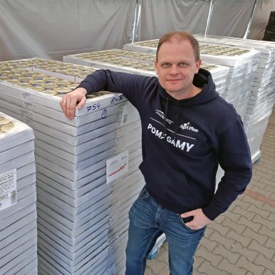 Kudos to @VirginiaBIZ for the comprehensive story on local VA businesses supporting the people of Ukraine. We are honored to have played a small part in offering support where needed. See who else is stepping up with support: virginiabusiness.com/article/the-wo…

#ukraine #chefsforukraine