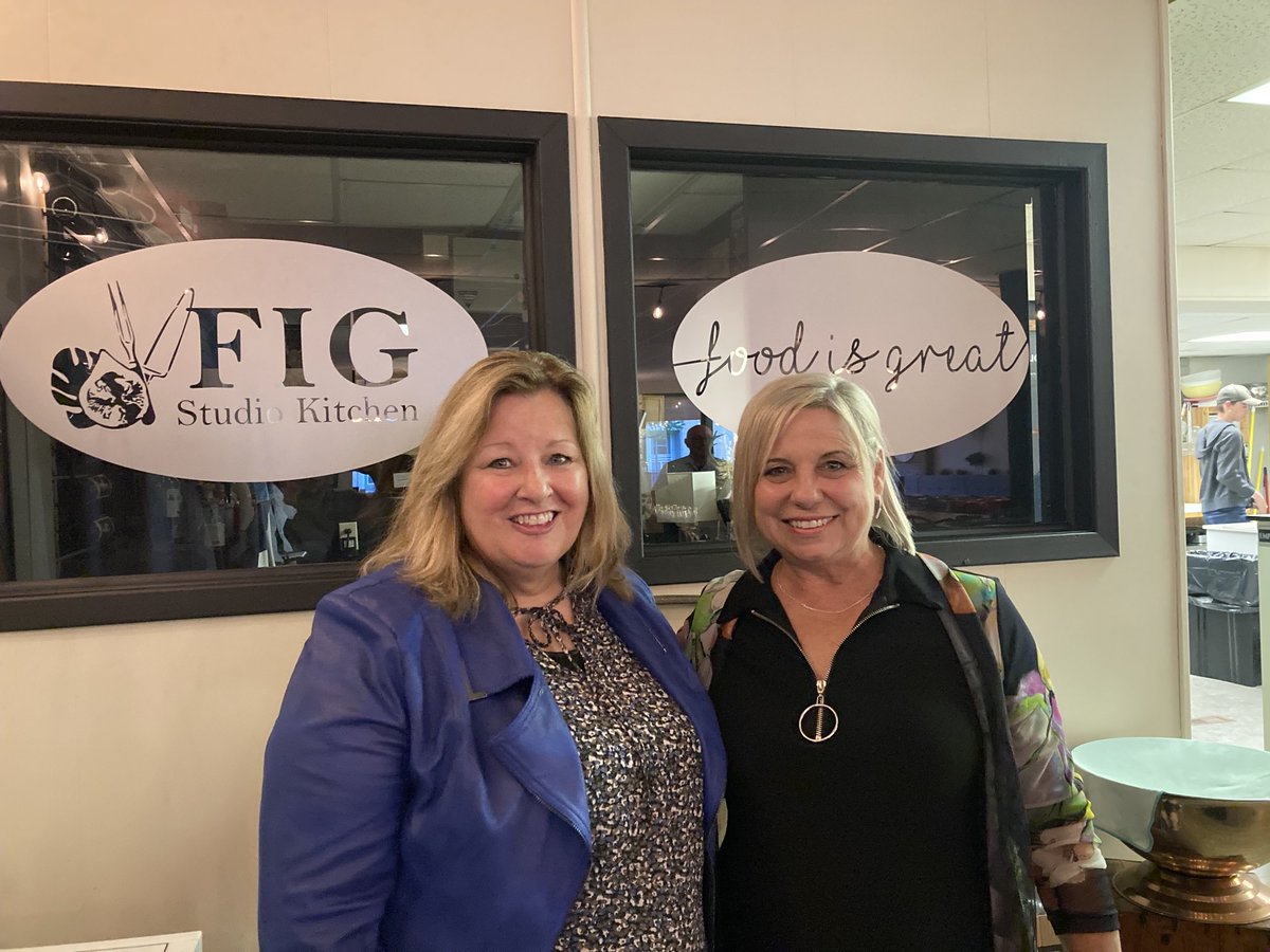 LisaThompsonPC's tweet photo. We continued with our ‘Election Eve’ tradition of treating ourselves with a delicious dinner at a #Huron - #Bruce restaurant. Tonight we had a lovely evening at #TheFig Studio Kitchen in #Ripley with the #Snobelens & it’s wonderful to have John in H-B to help get the vote out! https://t.co/dOtvHneF7w