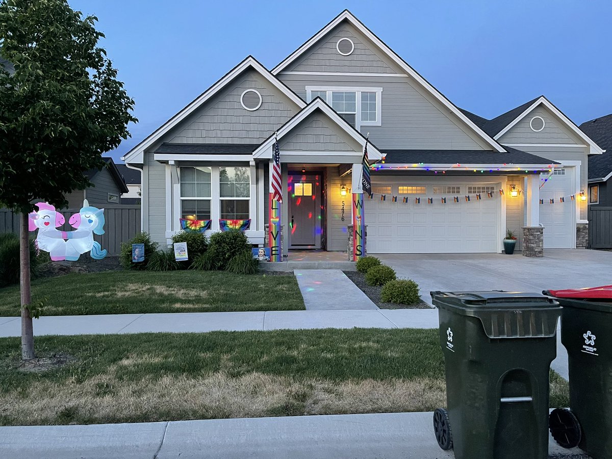 SerineKat's tweet photo. Happy Pride Month Century Farm HOA… also big ass rainbow arrives Friday. #PrideMonth #hoanightmare #loveislove https://t.co/SvhlnVimZU