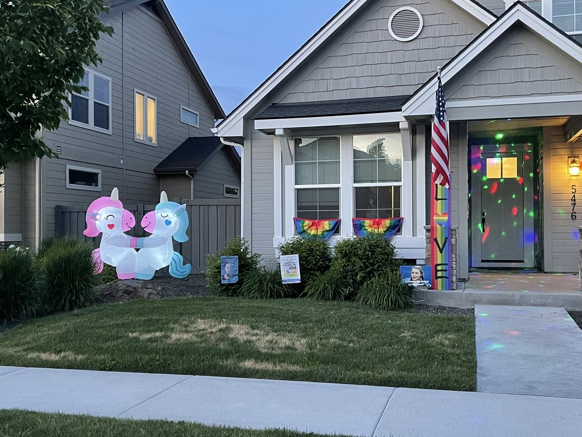 SerineKat's tweet photo. Happy Pride Month Century Farm HOA… also big ass rainbow arrives Friday. #PrideMonth #hoanightmare #loveislove https://t.co/SvhlnVimZU