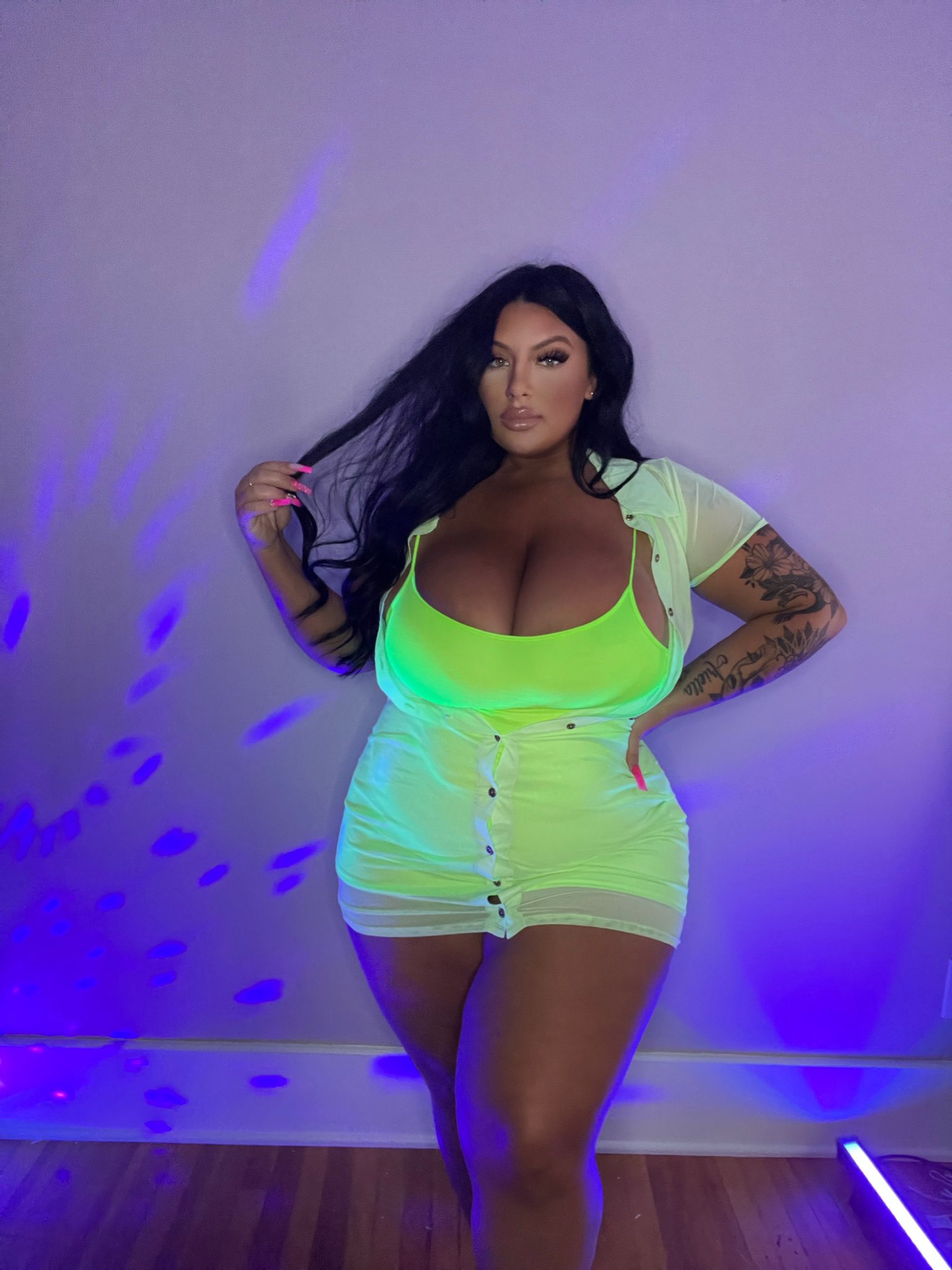 Ash on Twitter: "I love neon green https://t.co/WULqRvh113" / Twitter