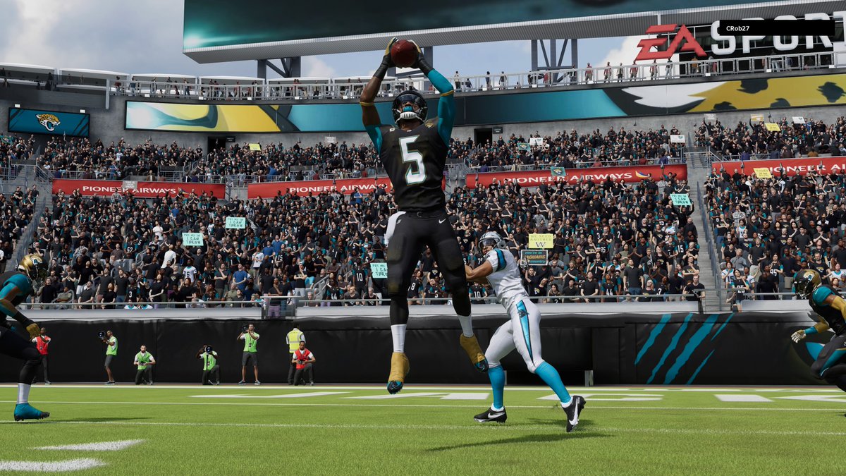 Him_Gav's tweet photo. Petey Pablo wasnt swinging ish after this one. Salsa on dat azz @dadynastycfm #LastDance https://t.co/5W7dNNHBcs