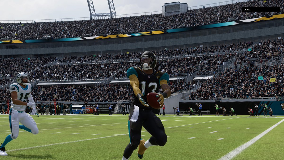 Him_Gav's tweet photo. Petey Pablo wasnt swinging ish after this one. Salsa on dat azz @dadynastycfm #LastDance https://t.co/5W7dNNHBcs