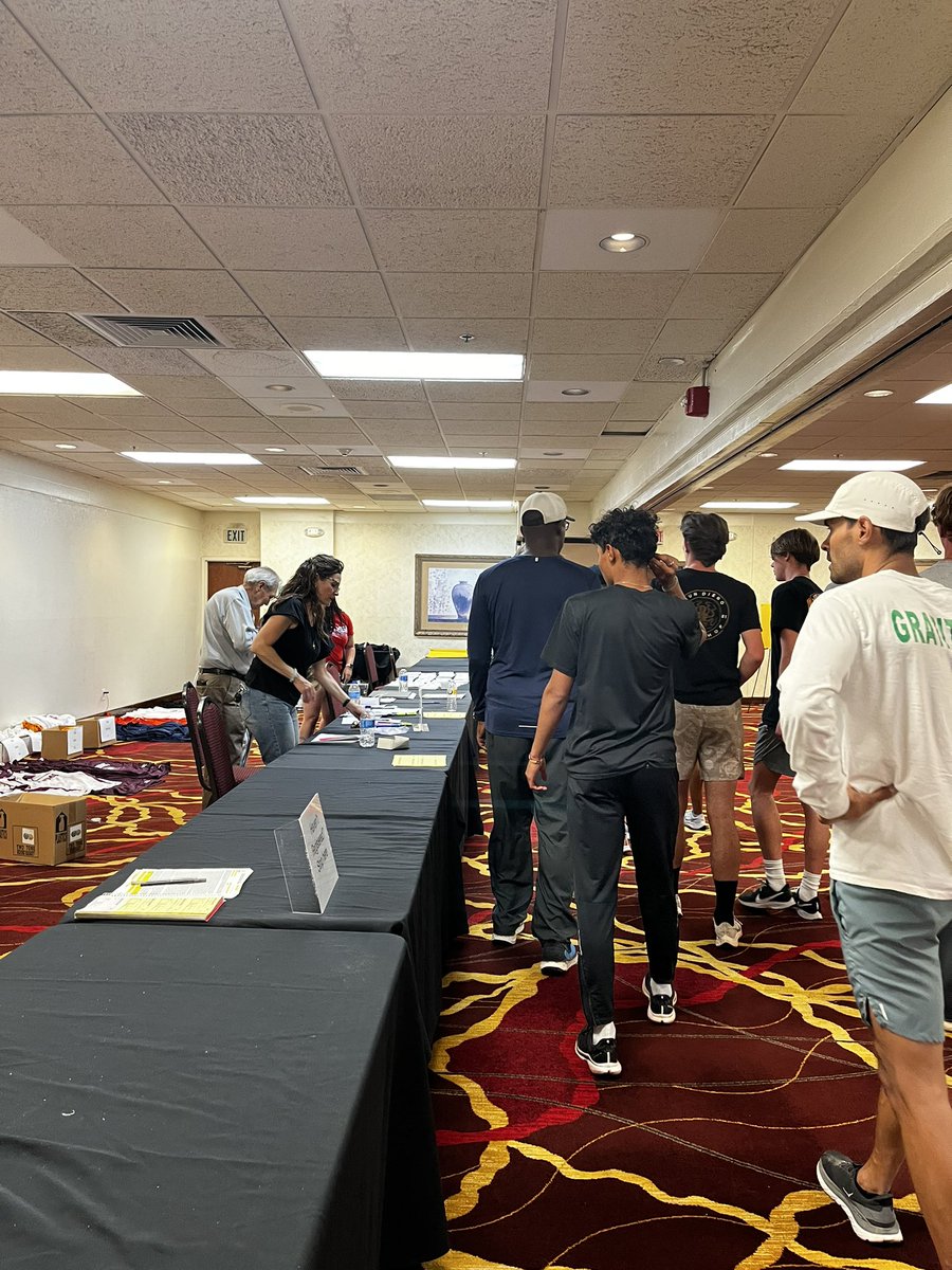 GSWTrackField's tweet image. Singlet and bib pickup is now closed for today but will be open at the meet Headquarters the Ramada Inn tomorrow from 12- 7 pm. See ya there! #GSWTFC22 #YouShouldBeHere #BestofTheBest #NMTrue