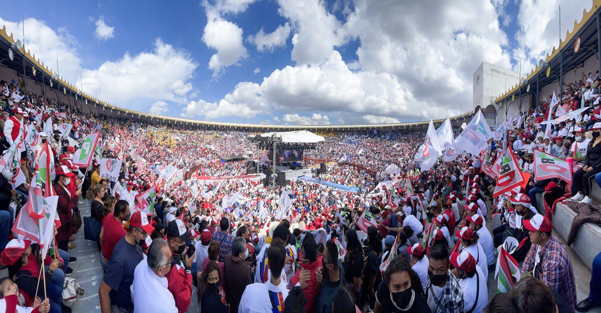 jmvalerapiedras's tweet photo. Hoy nuestra Candidata @caroviggiano está cerrando su campaña con fuerza y con todo el respaldo de nuestras estructuras para defender el presente y futuro de nuestro estado. 

¡Vamos con todo! 

#LlegóLaHora de #CaroGobernadora https://t.co/kO8gJO6Ln6