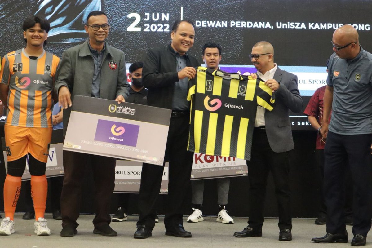 gfintechnet's tweet photo. GFintech is present at UniSZA Football Team Official Sponsors and Jerseys Ceremony. We become the main sponsor for the team. @uniszaedumy 
#gfintech #blockchain #defi #unisza https://t.co/yWFsVb5wPx