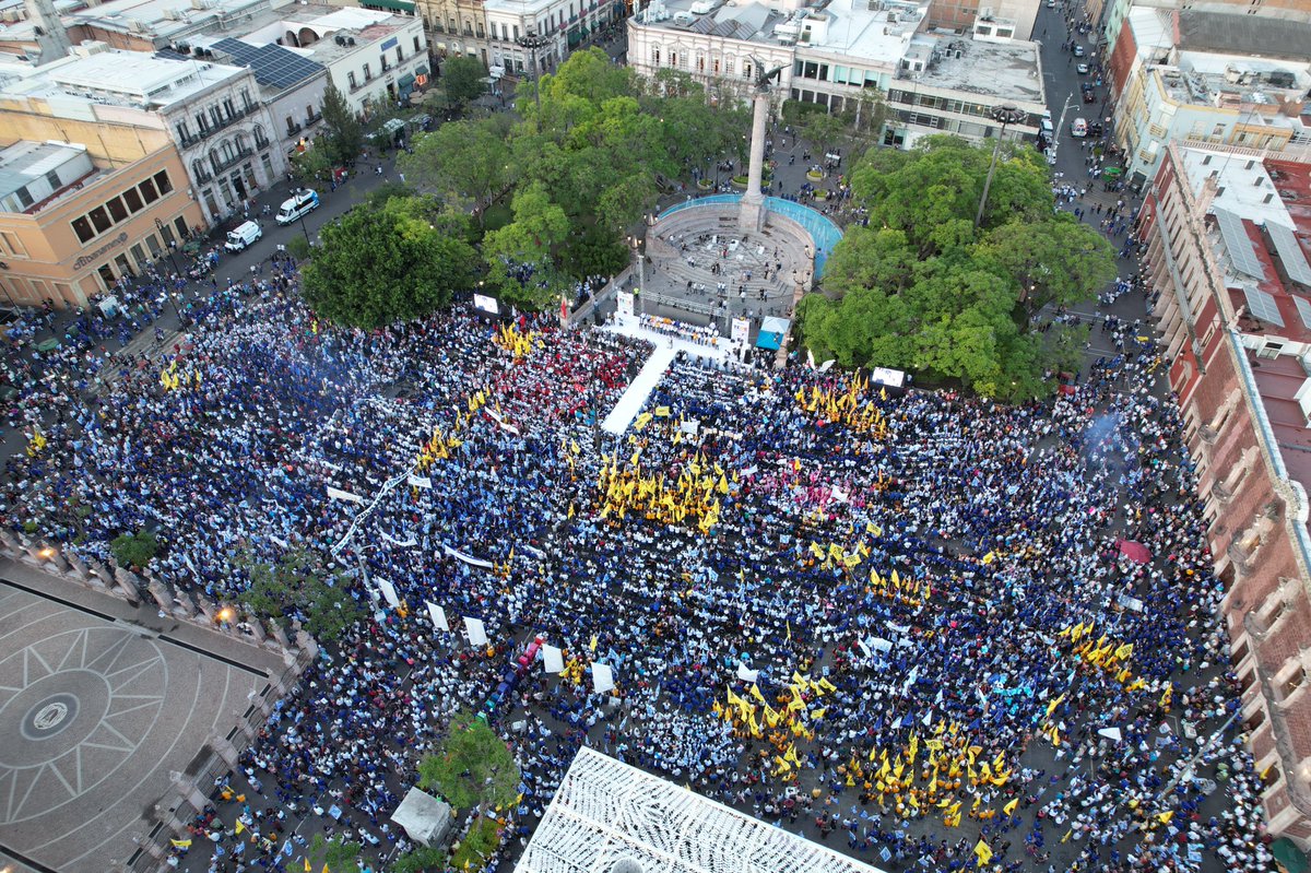 TereJimenezE's tweet photo. Gracias por acompañarme durante estos 60 días de campaña, una campaña alegre, de propuestas y de unidad por Ags. Tuve la oportunidad de recorrer cada rincón de nuestro Estado y no tengo palabras para agradecer todo el apoyo y cariño recibido. https://t.co/fEC8ZLiuUP