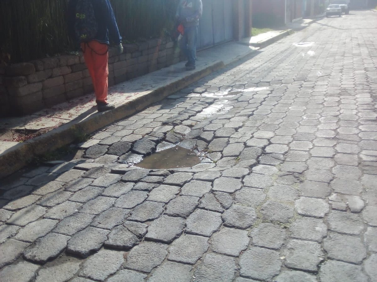 ObrasPublicas22's tweet photo. Bacheo con adocreto.
📍Josefa Ortiz de Domínguez entre Moctezuma y Vicente Guerrero, Barrio de Coaxustenco.
#JuntosJalamosMejor https://t.co/18oy14IYAT