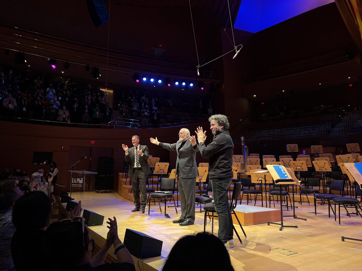 FtWorthSymphony's tweet photo. “You go to Dallas, you go to Houston, and you go over to Fort Worth and the orchestra is just wonderful.” - John Williams at the @OrchLeague conference opening session on touring and conducting his famous works with various orchestras! 🤩
#FWSO #Orch2022 #fortworthwhile https://t.co/4waZC9ZNYX