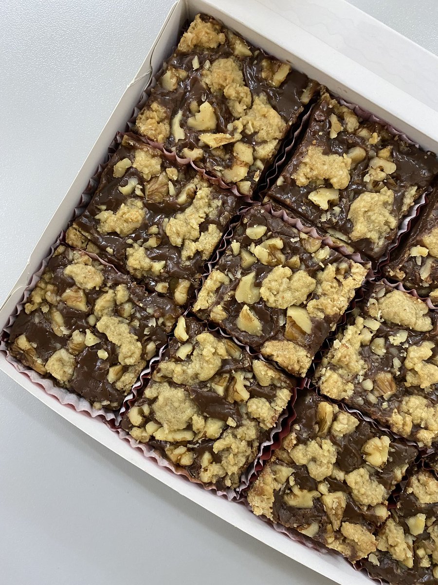 apmxxxxxxxxxx's tweet photo. Weeh last minute cancellation. Nabake ko na po e 😅🥹. Any takers? Available for pick up in Makati https://t.co/Hvixp6C3dn