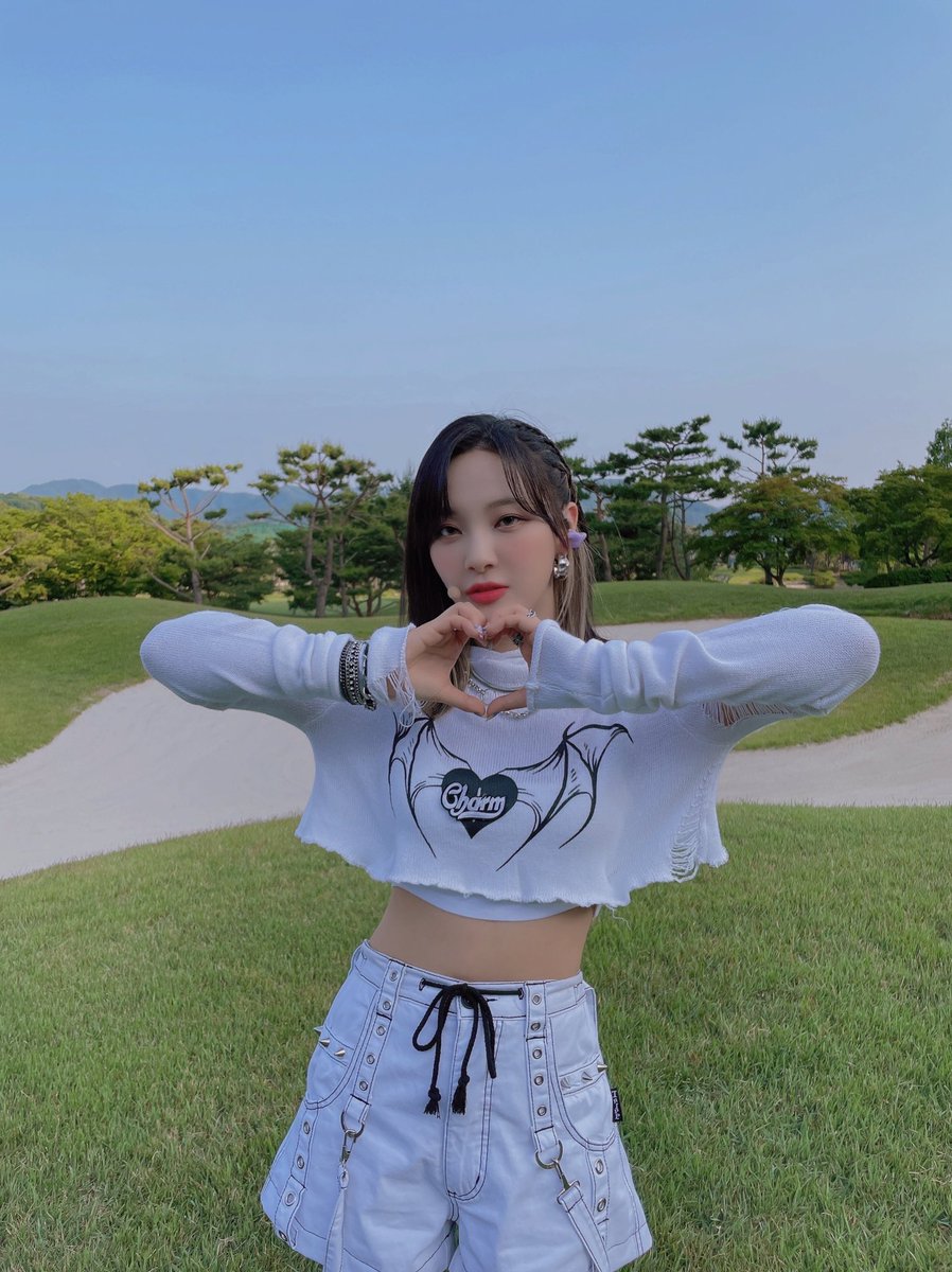 1110OCLOCK's tweet photo. [🗓] #BILLLIE_WEEK 

#MOONSUA #문수아 #ムンスア #MOONDAY #BILLLIE #빌리 #ビリー #BELLLIEVE https://t.co/H8fIZHKhUx