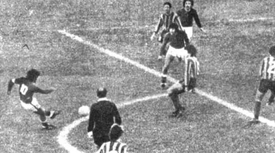 tinchosav's tweet photo. En tu cara y en tu cancha.......
2 de Junio de 1974!
#MiMayorOrgulloTuPeorHumillacion https://t.co/jKCUFdOMGy