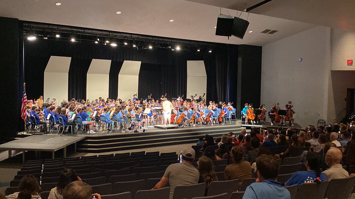 missamaymay's tweet photo. It was a great night of music at the WP Pyramid Orchestra Pops Concert tonight!! Bravo!! 🎶💙 #PantherPride @PrincipalBarker @NewsSandburg @theWPboard @WestPoOrchestra @StratfordBands @FortHuntES @GrovetonES @BelleViewES @waynewoodes @HollinMeadowsES @BucknellElem @HyblaValleyES https://t.co/VTNxu7LZF9