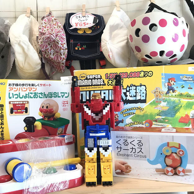kidslinkstore1's tweet photo. こんにちは(^▽^)キッズリンクです✨
ジュウオウジャー!!!
ダンスを踊るぜへいへいへい🔥
店員「どんなダンス??わかんない」
わかる男子、女子、おねえさんに見に来てーー😍
ダンス見るの、すき~~~
#キッズリンク
#kidslink
#リサイクルショップ
#他も動くよやってみてね
#玩具
#変形ロボ https://t.co/NDEg3FHO8I