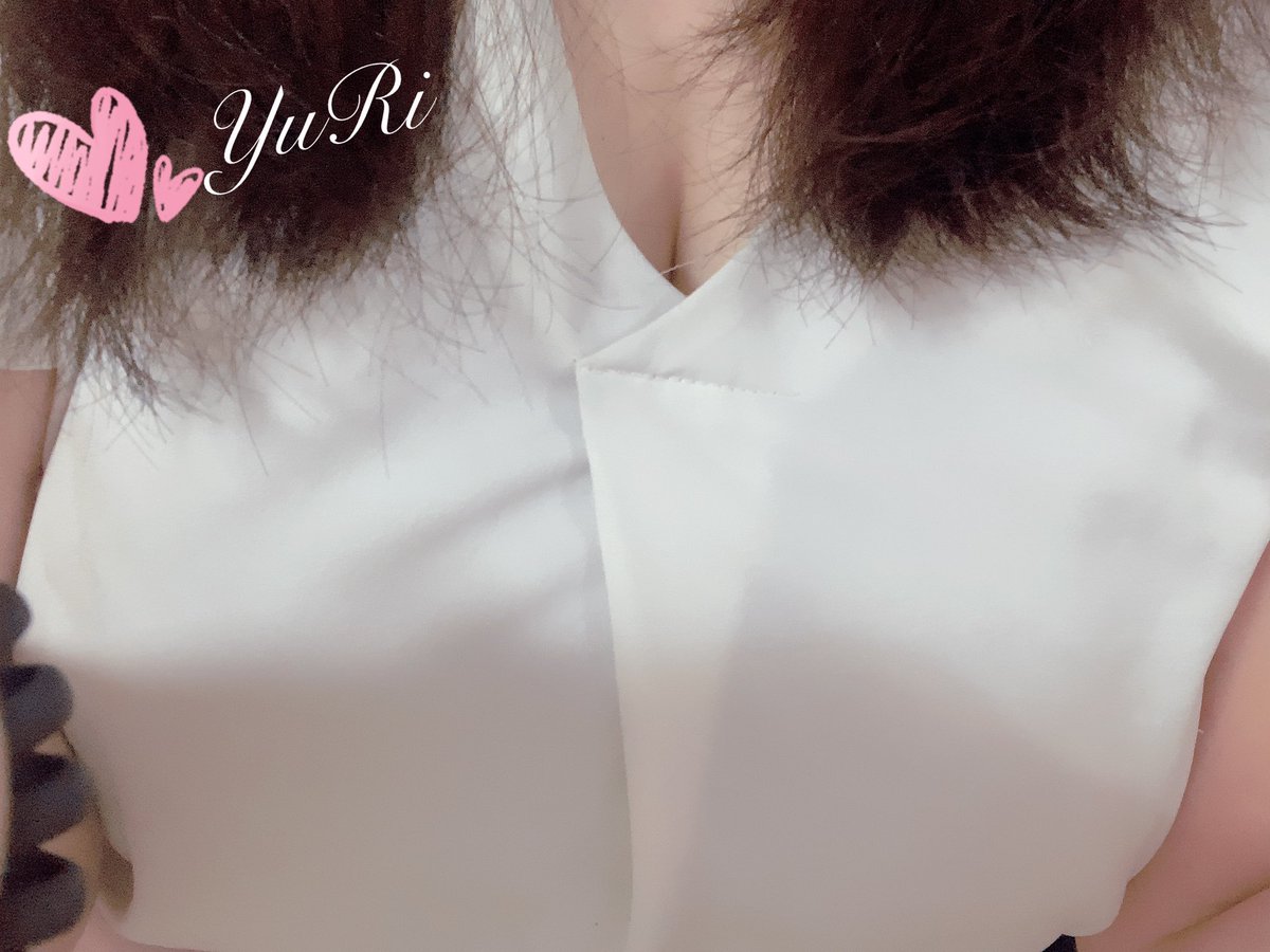 yu524ri's tweet photo. ども。
最近髪の毛が死んでる私です🙋‍♀️

どんなに手入れしてもうる艶髪にはなれなくて悩んでます…誰か教えて下さい＜(_ _)＞

あっ😧
絶賛暇してます‼️

 #京橋
 #爆乳
 #ムチムチ 
 #悩み🤔💭 https://t.co/KR2kBMthnR