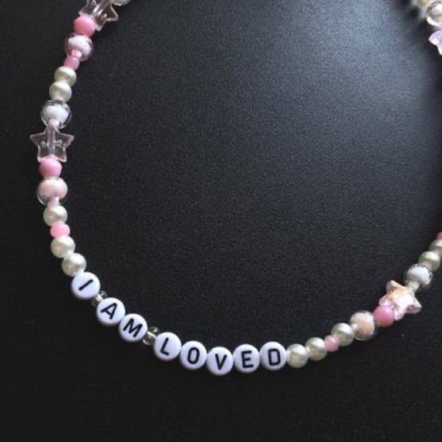 sparkleluke's tweet photo. My dupe (left) compared to his actual necklace (right)! https://t.co/BiSJgrDQqS