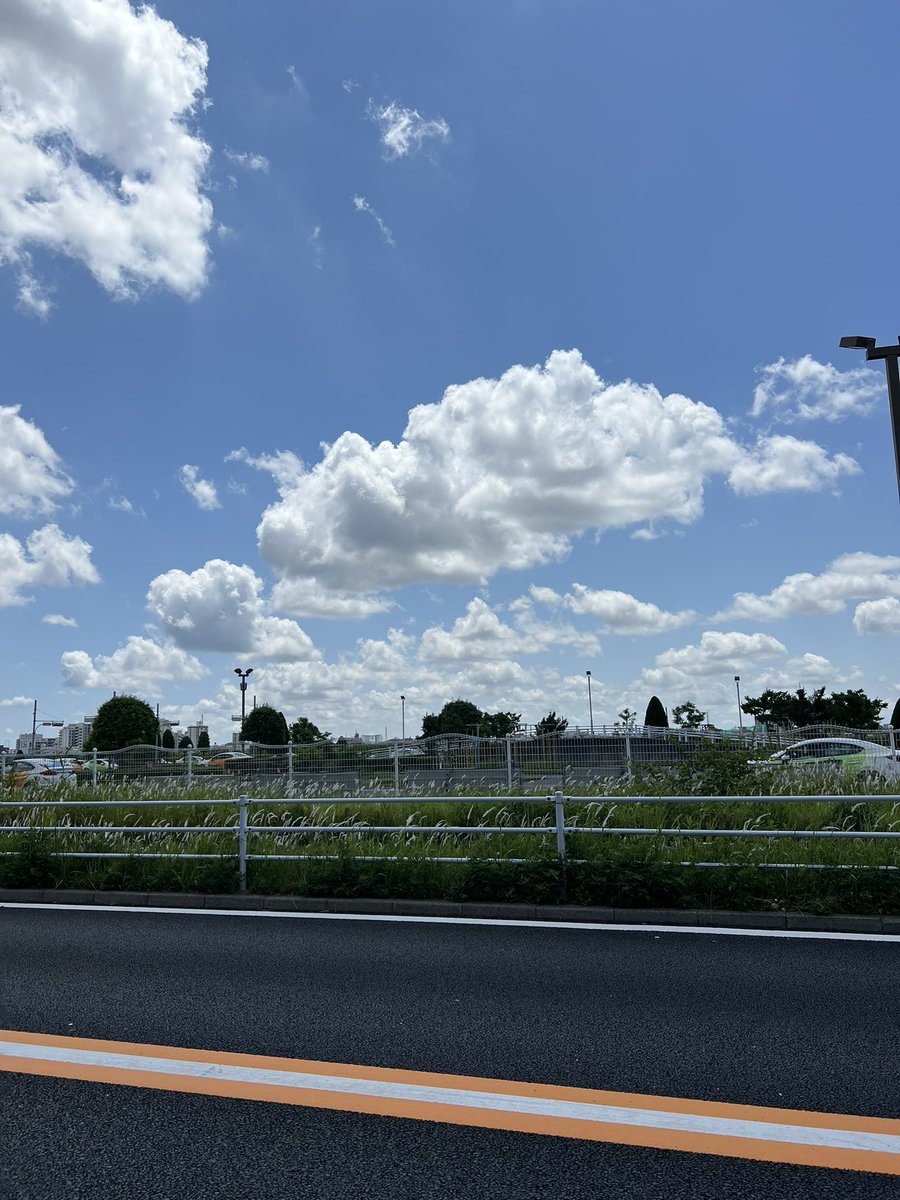 3rdgenking's tweet photo. 車を止めて横を見たら教習所だった

#教習所
#免許
#車
#バイク https://t.co/jueoip2FQf