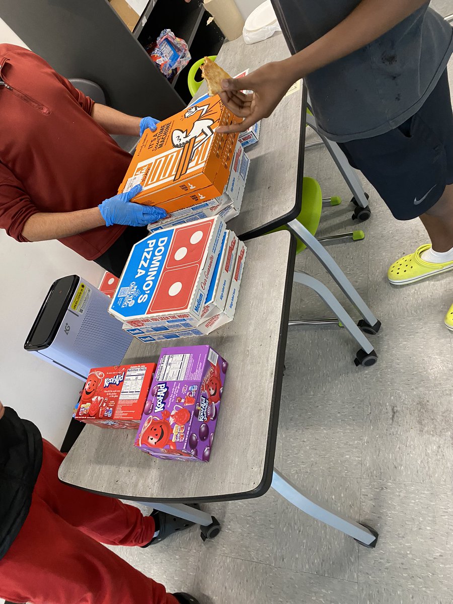 Kevans91's tweet photo. Celebrating 🥳 hard work, growth, success, and meeting goals!! #excited #willworkforPizza #PassingAlgebraSTAAR https://t.co/5nzOCv21UD