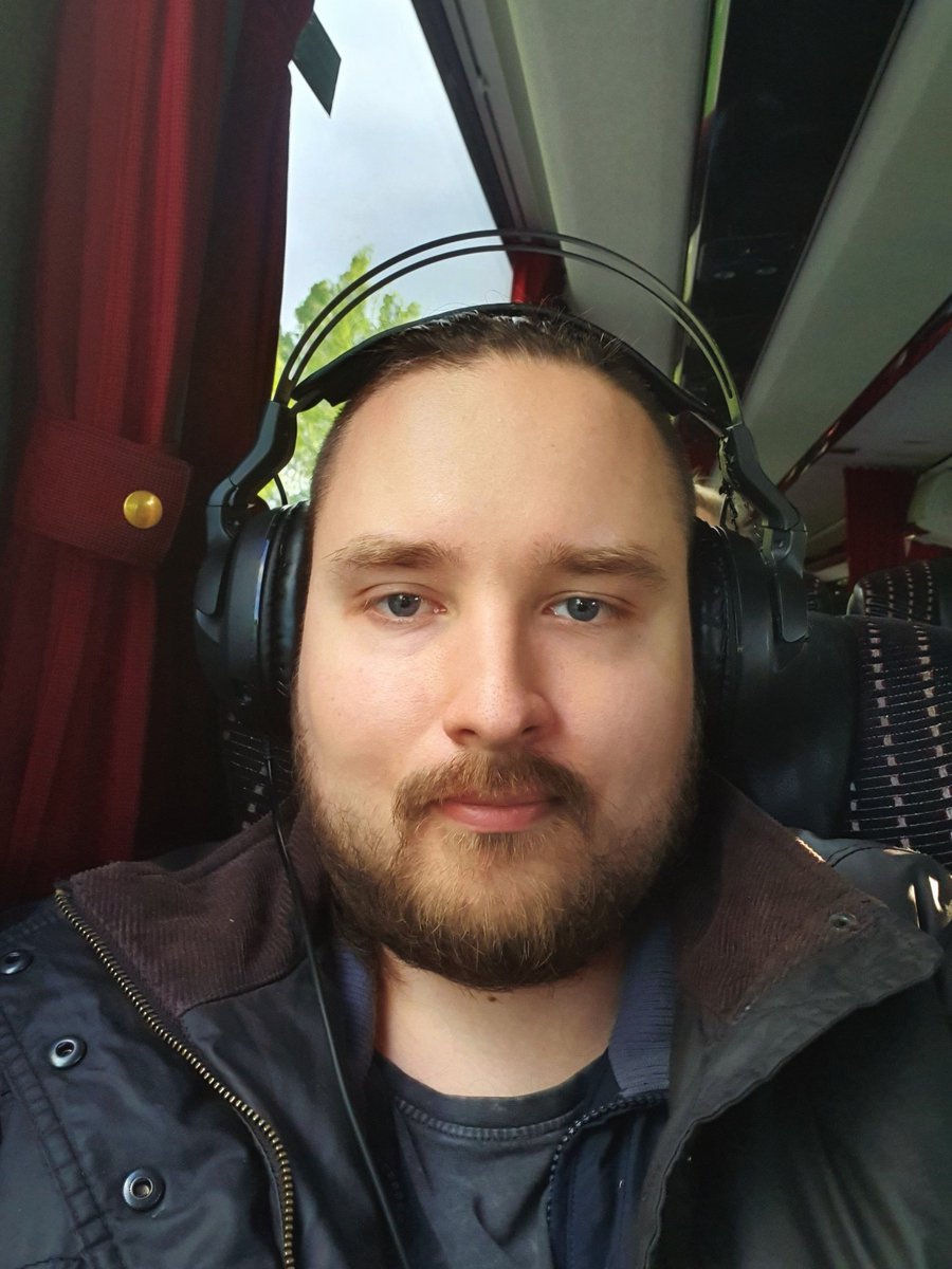 nüüd enam pääsu pole — 4 päeva tähistamist ees. sihiks #vilnius ja #balticpride. 2 päeva konverentse, leedu seimi väisamine ja priiuse paraad läbi pealinna. #lgbt õiguste seisukord baltikumis liigub tasavägiselt võrdõiguse poole. #vikerroos on mulle usaldanud anda oma panus 🏳️‍🌈🌷