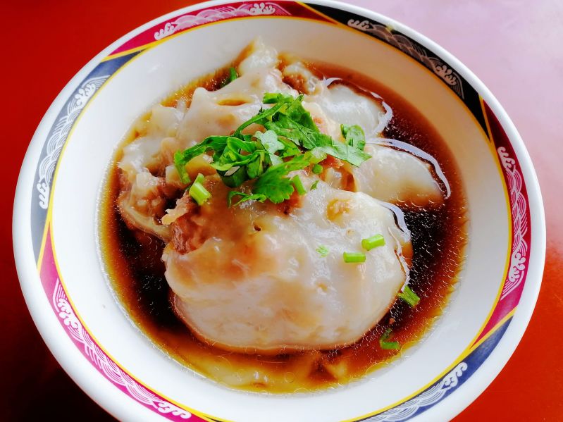SiteTaiwanInfo's tweet photo. Cuits à la vapeur, les bawan, raviolis gluants à base de fécule de patate douce et farcis à la viande, sont une spécialité recommandée aux visiteurs du district de Pingtung, dans le sud de #Taiwan.
(📷: district de Pingtung) https://t.co/3RiAqv7IHn
