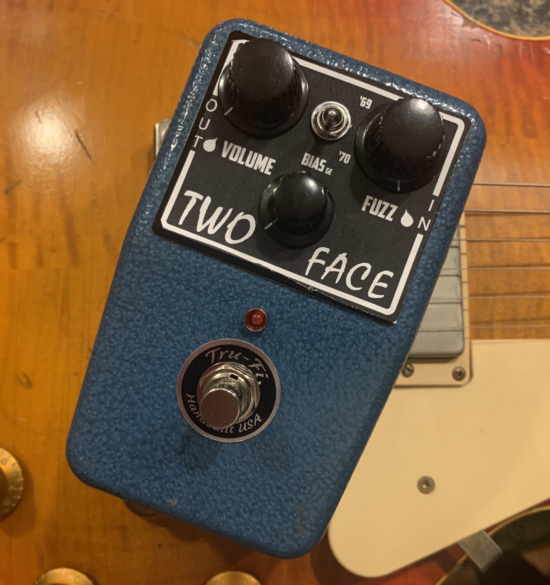 Tru Fi Guitar Pedals on X: "SNEAK PEAK   The Two Face a switchable